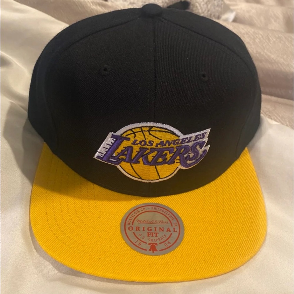 New Los Angeles Lakers NBA snapback - Picture 2 of 3